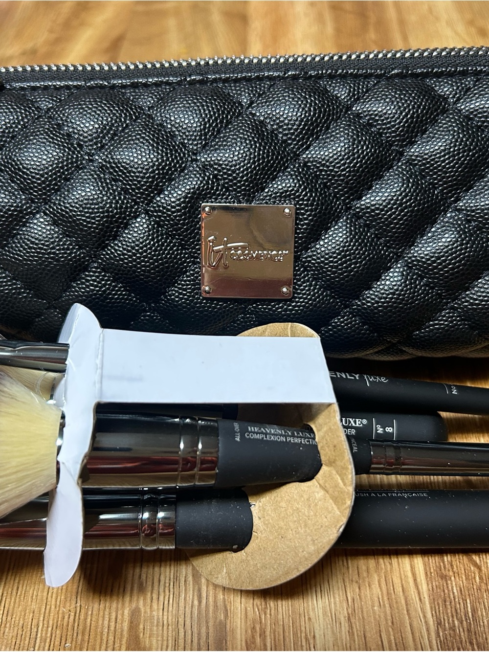 it cosmetics Black Quilted Travel Brush Set with Metallic Logo